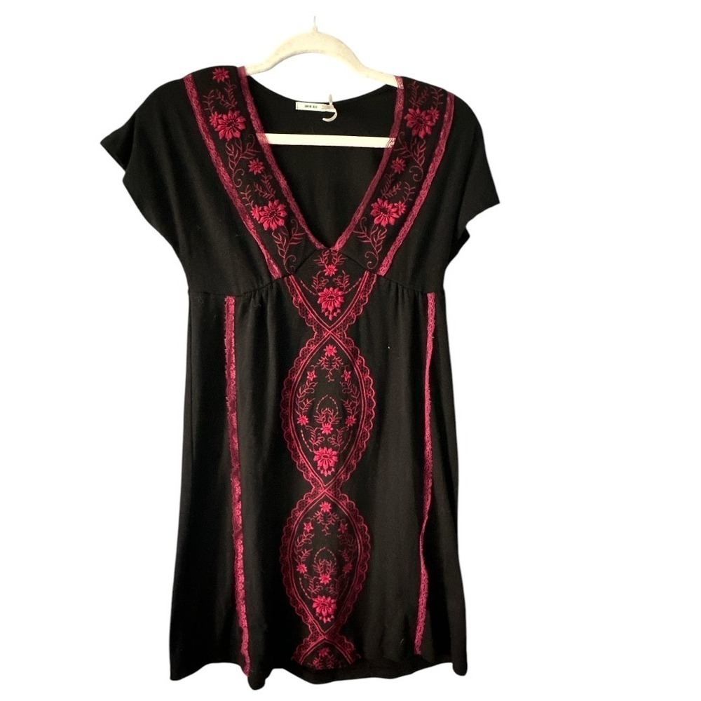Kimchi‎ Blue Black/Magenta Floral Embroidered Mini Dress, XS